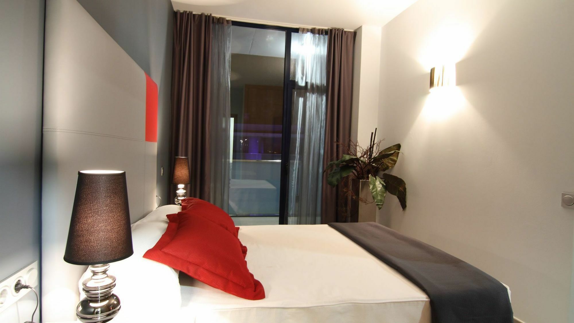 Aparthotel Four Elements Suites Salou Zewnętrze zdjęcie