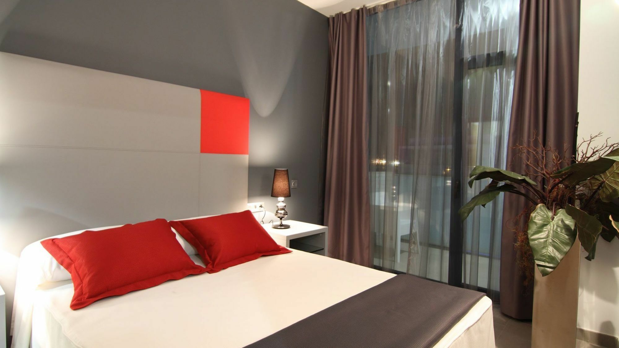 Aparthotel Four Elements Suites Salou Zewnętrze zdjęcie